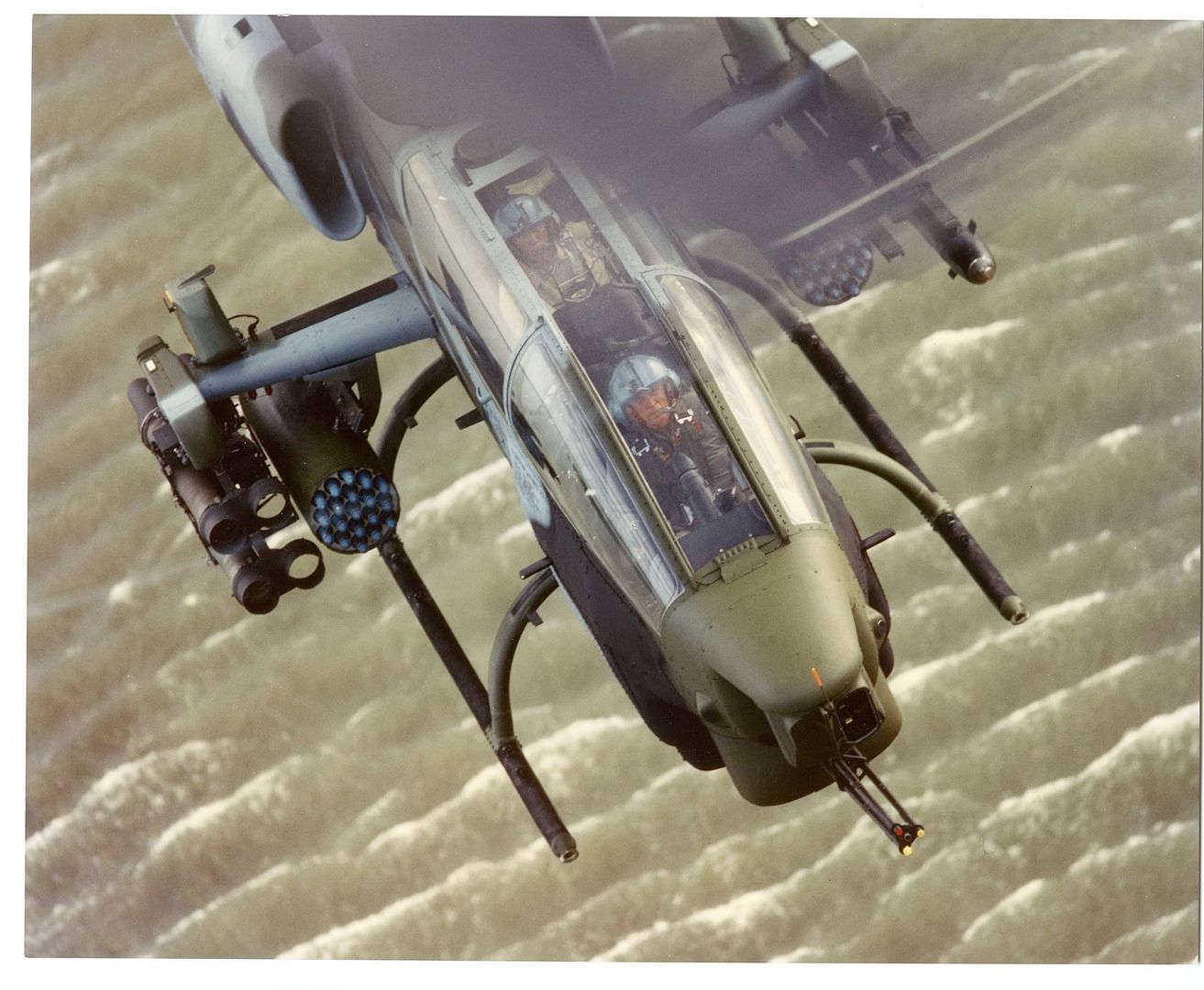 AH-1W020.jpg