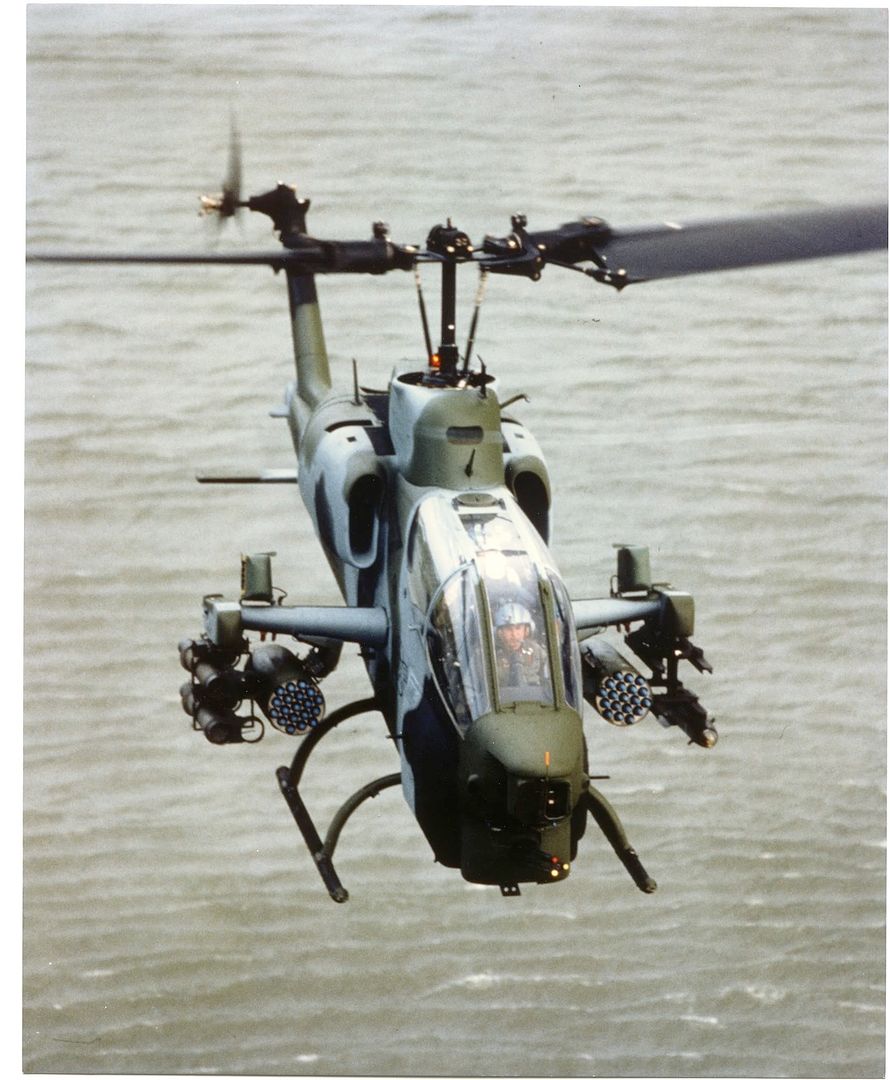 AH-1W022.jpg