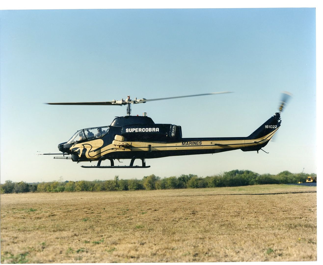 AH-1W026.jpg