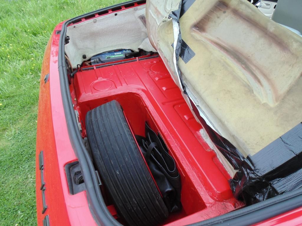 Porsche_944_S2_1406_boot2_zpsda06310a.jpg