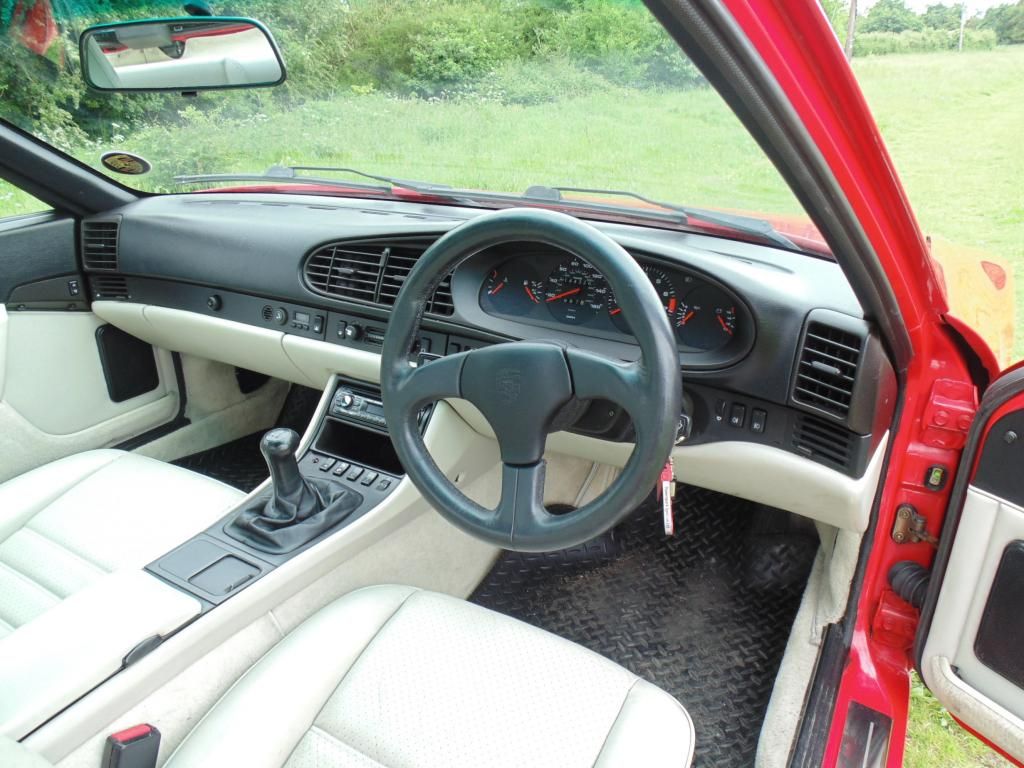 Porsche_944_S2_1406_dash_zps2e1e360b.jpg