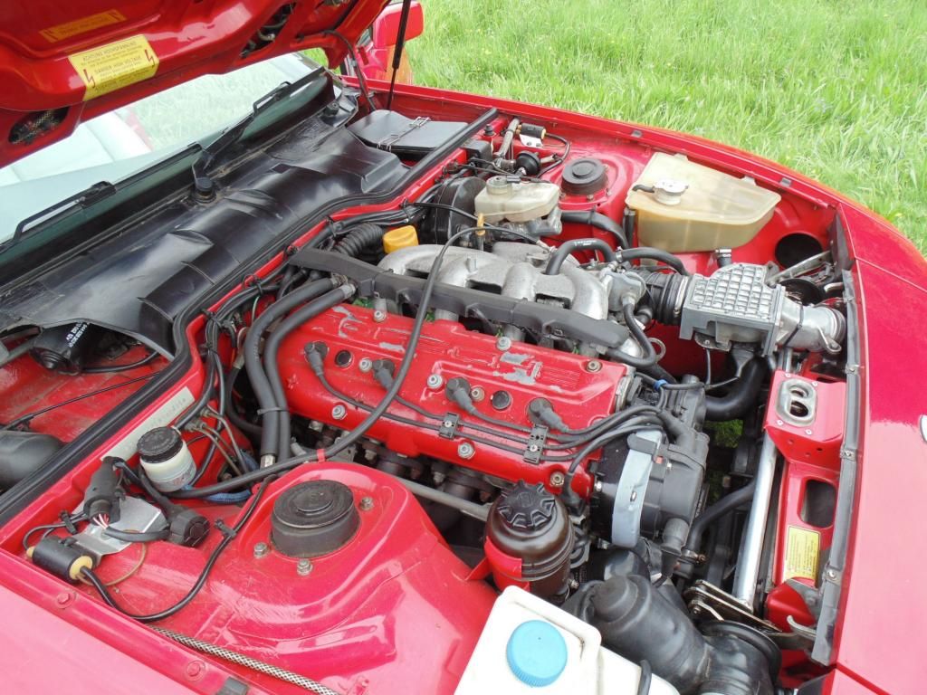 Porsche_944_S2_1406_engine2_zps4193df98.jpg