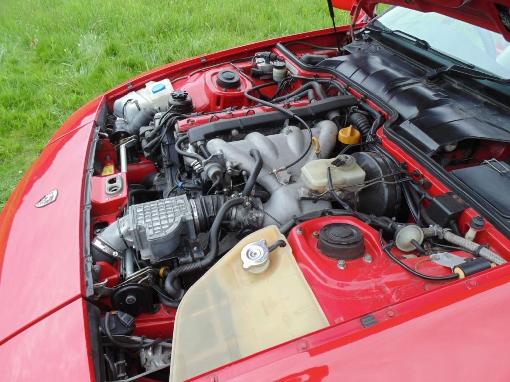 Porsche_944_S2_1406_engine_zps414563c2.jpg