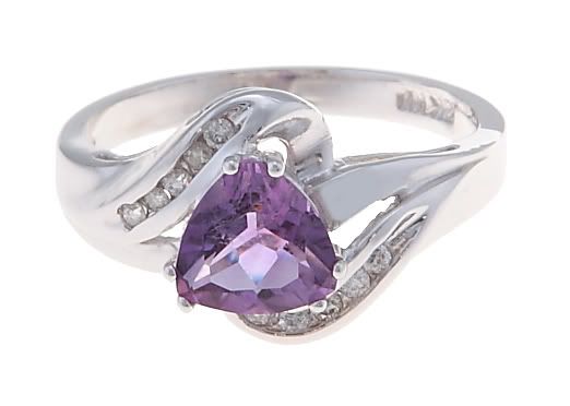 10KT TRILLION CUT AMETHYST WITH DIAMOND LADIES RING  